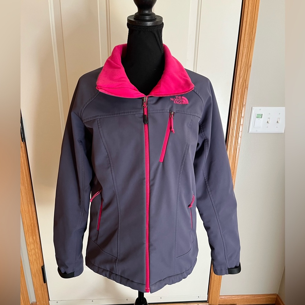 The North Face Women's Ski Jacket - Charcoal and Fuchsia
